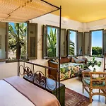 Hiraeth Santorini 4*