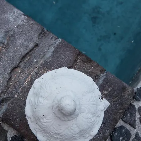 Hiraeth Santorini * Megalokori