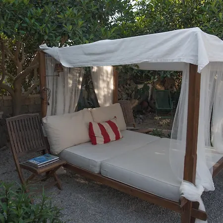 Hiraeth Santorini Guest house *