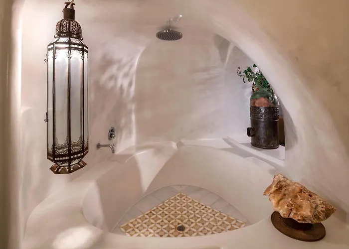 Hiraeth Santorini 4*