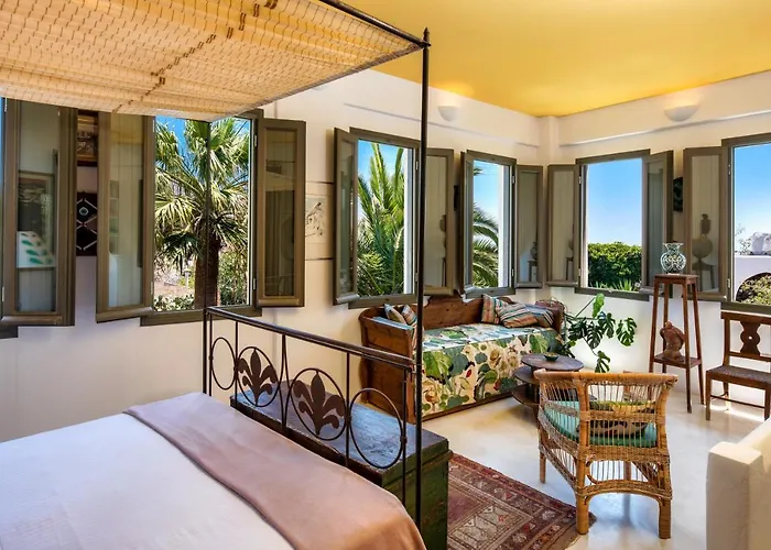 Hiraeth Santorini 4*