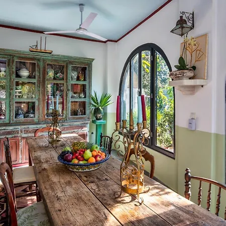 Hiraeth Santorini Megalohóri