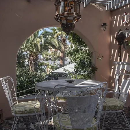 Hiraeth Santorini Megalohóri