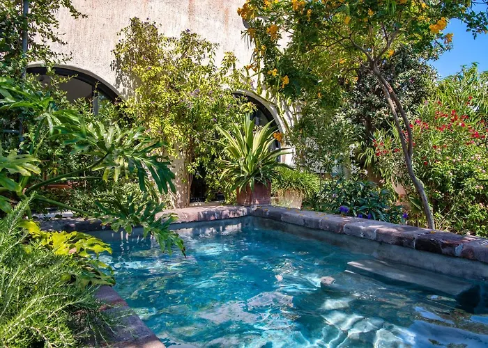 Hiraeth Santorini Gasthof